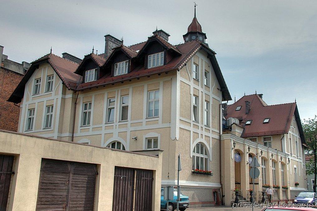 Villa Royal Ostrów Wielkopolski Kültér fotó